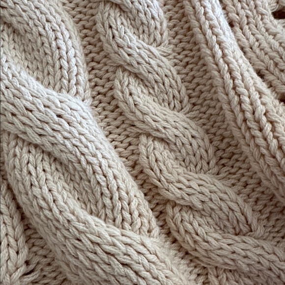 Entro oatmeal large Cable Knit Sweater - Picture 7 of 7